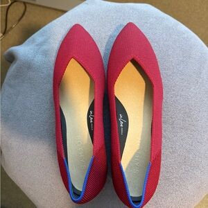 Red Point Rothys with Short Heel ins Sz. 7